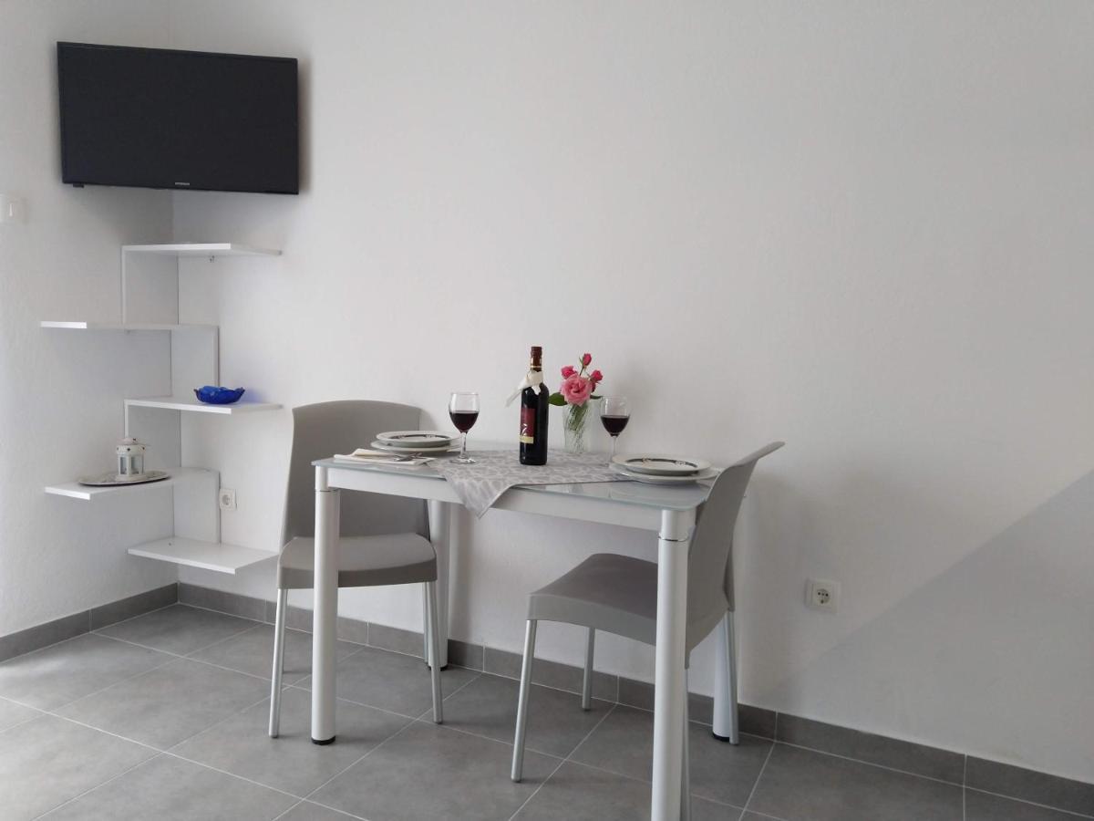 Apartmani Ines Drasnice Exteriör bild